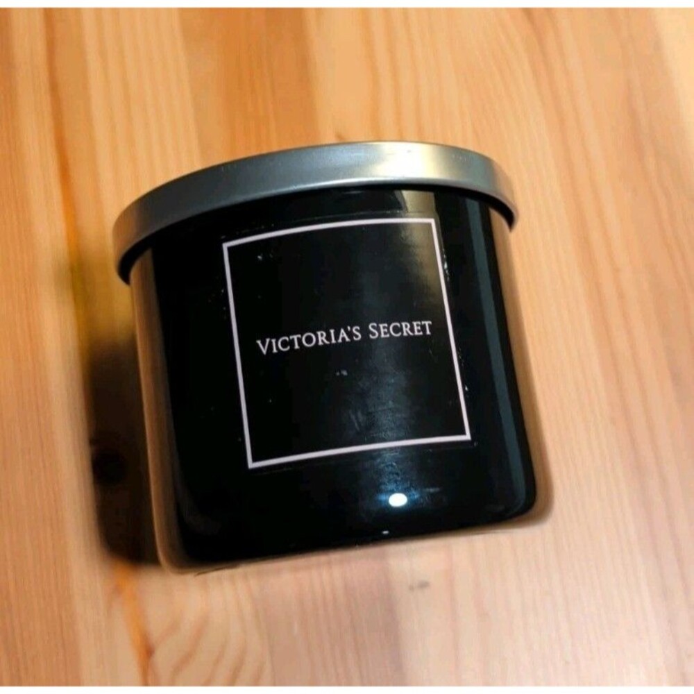 VICTORIA'S SECRET BOMBSHELL SCENTED CANDLE 14.5 OZ - 3 WICK